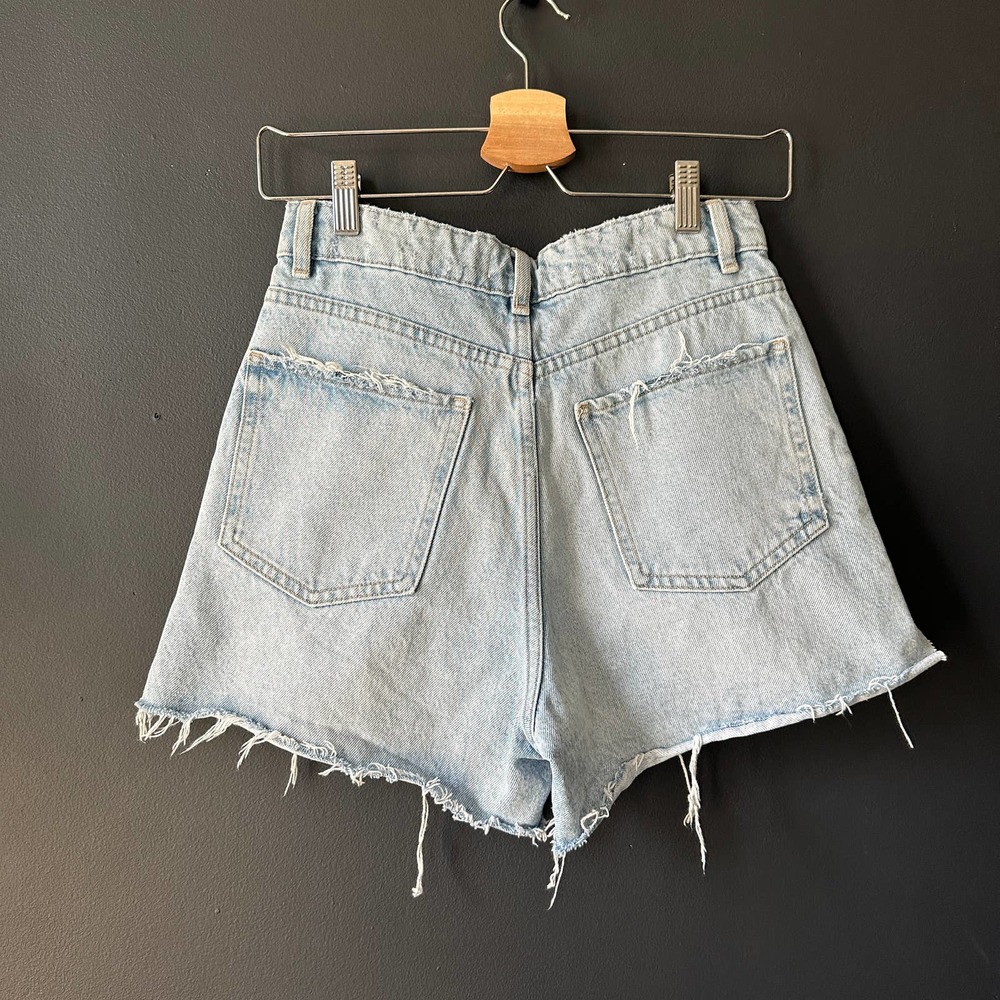 ZARA Straight Fit Split Shorts High Rise Button Fly Distressed Size 4 - Picture 6 of 12
